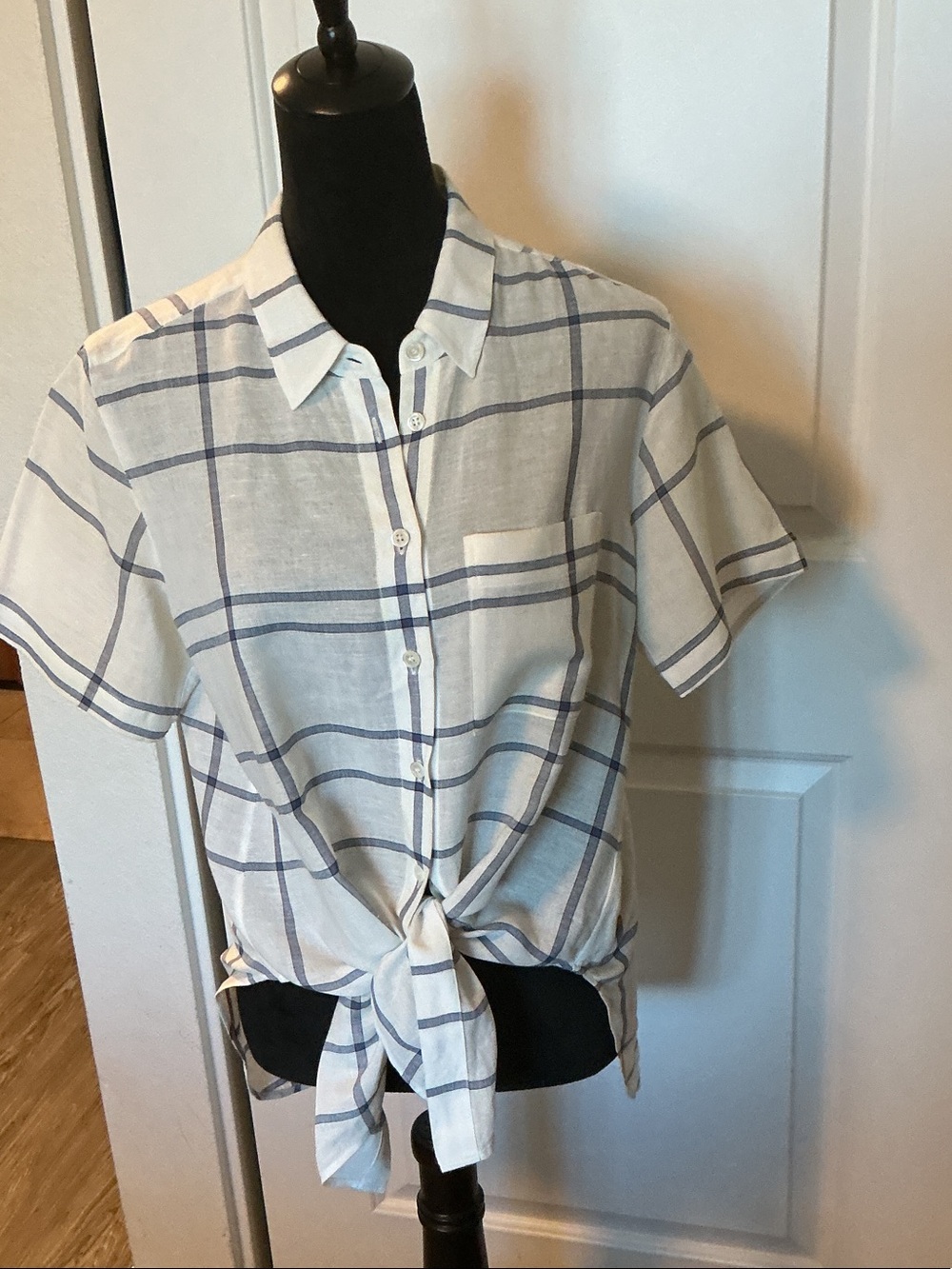 Theory Hekanina Tie Front Linen Blend Short Sleeve Shirt M
